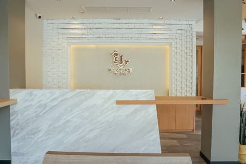 YakThai Poshtel, Reception