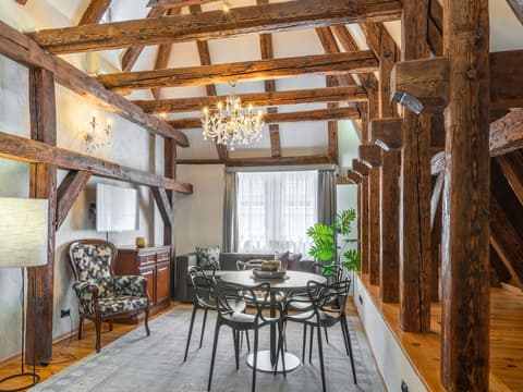 Chateau 9 Apartments by Adrez Living, Private kitchen