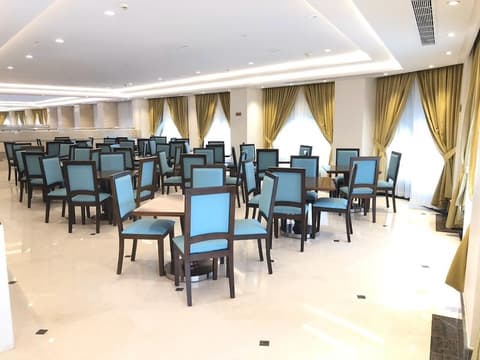 Zaha Al Madina Hotel, Restaurant
