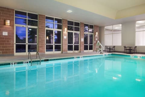 Hilton Charlotte Airport, Pool