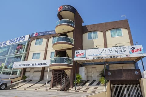 Capital O Hotel Los Caracoles, Acapulco, Front of property