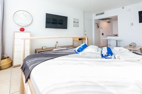 Girasole Apartments, Room