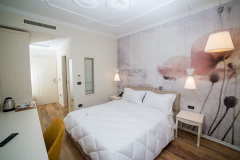 Regina City Hotel, Room