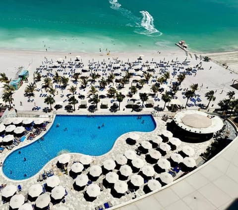 Hampton by Hilton Marjan Island, Beach