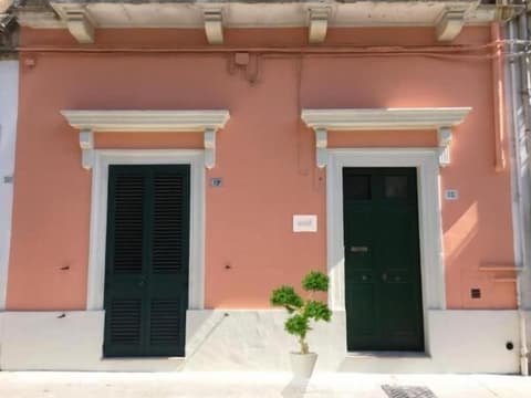 Wish Rooms, Exterior