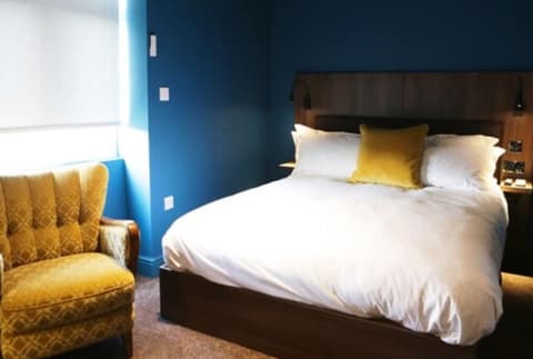 Cherry Bar Rooms, Room