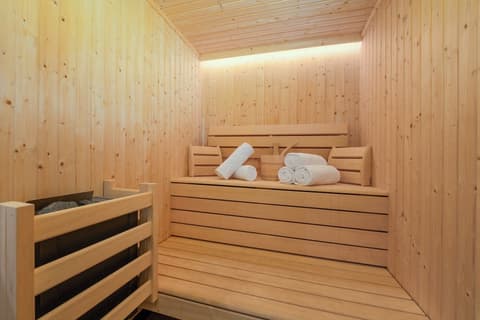 Elements Resort Zell am See, Bathroom