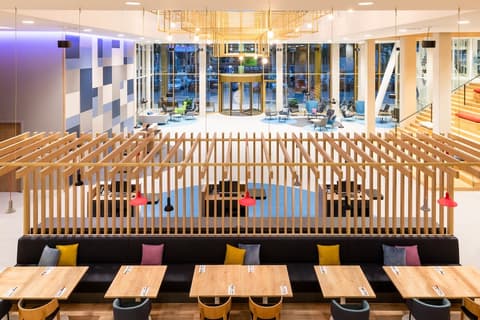 Holiday Inn Express Amsterdam - North Riverside by IHG, Lobby