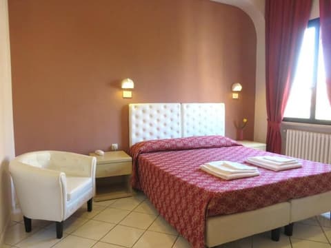 Hotel Romagna, Room