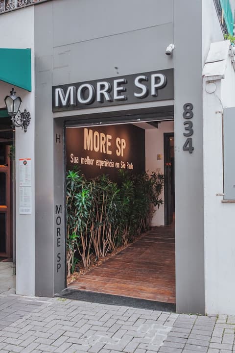 Hostel More SP, Exterior detail