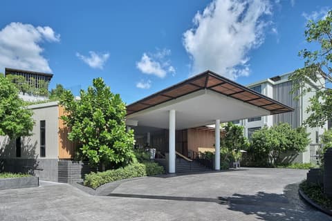 Four Points by Sheraton Phuket Patong Beach Resort, Interior entrance