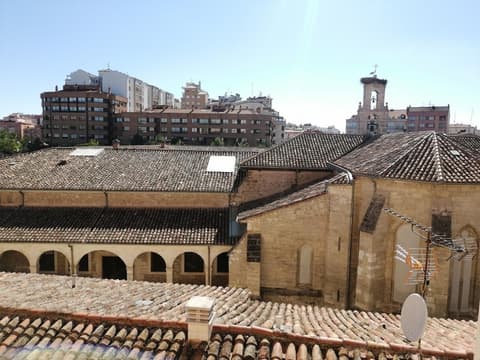 Hostal Cuéntame Evolución Auto check-in, Property grounds