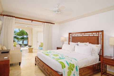 Saint Peter's Bay, Room