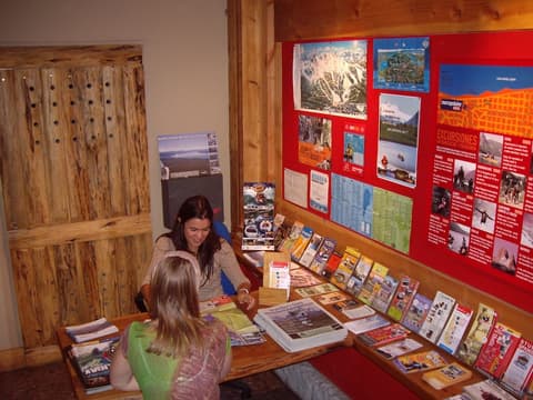 Marcopolo Inn Bariloche - Hostel, Concierge desk