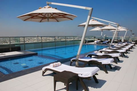 Park Regis Kris Kin Hotel Dubai, Rooftop pool