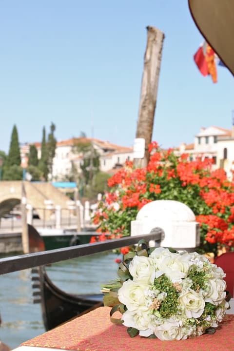 Alloggi Olimpia, Exterior detail