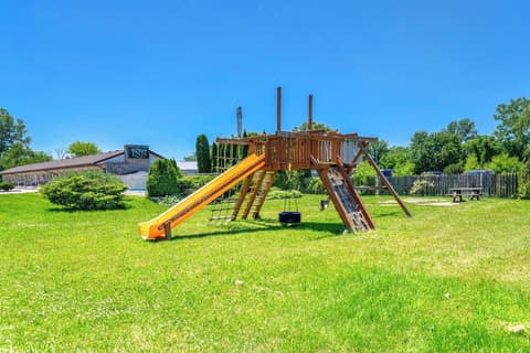 The Gables inn, Children's play area - outdoor
