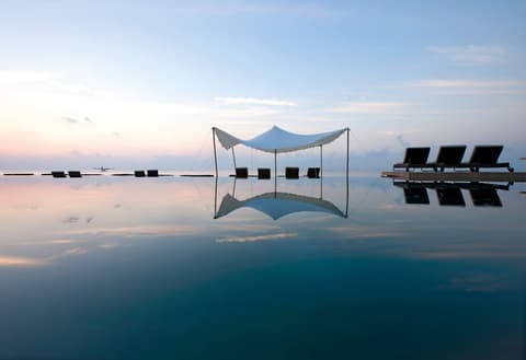 Constance Moofushi All Inclusive, Outdoor pool