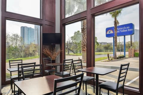 Americas Best Value Inn Medical Center Downtown, Dining