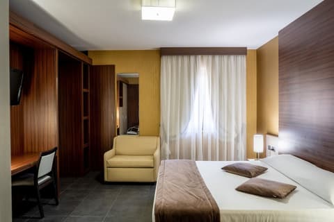 Hotel Première, Room