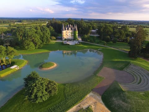 Château d'Apigné, Exterior