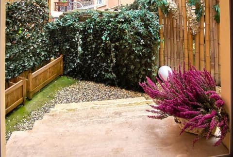 Catone District Hotel, Exterior