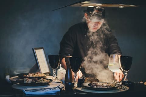 The Charlee Hotel, Room service - dining