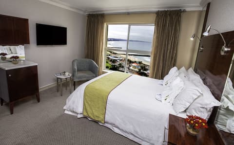 First Group The Palace All-Suite, Room