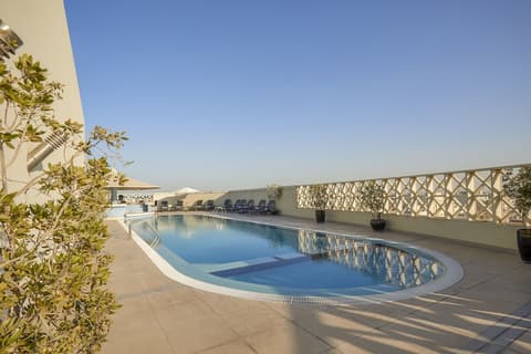 Safir Hotel Doha, Pool