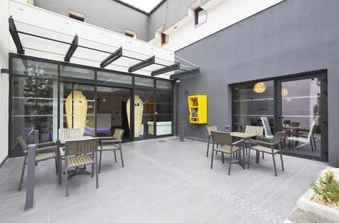 Hôtel Kyriad Saint Quentin en Yvelines - Montigny, Terrace/patio