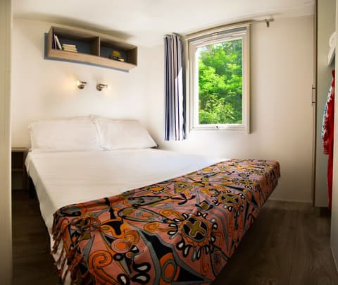 Fabulous Village, Room