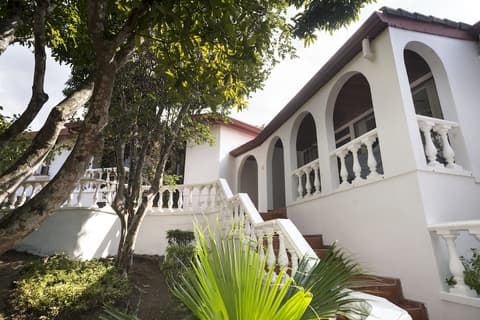 Posada El Quijote, Property grounds