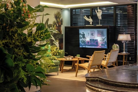 Lennox Hotel Buenos Aires, Reception