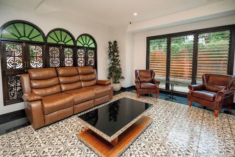 Ratana Hotel Chalong, Lobby sitting area