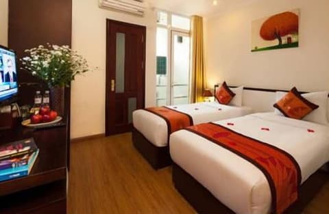 Rising Dragon Estate Hotel, Room