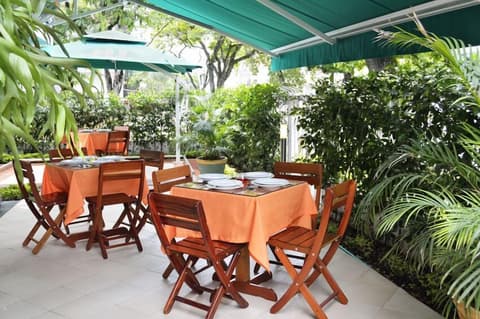 Hotel Imbanaco, Terrace/patio