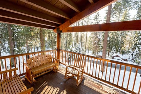 John Muir Lodge, Terrace/patio