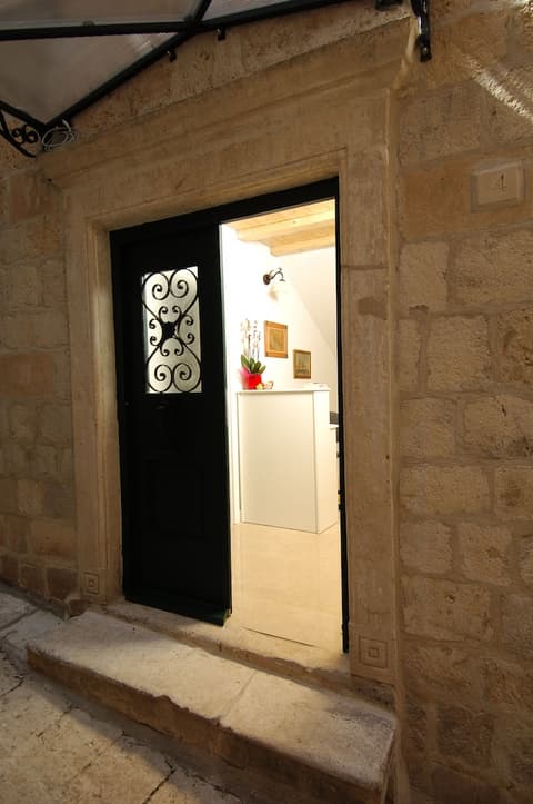 Hotel Villa Sigurata, Interior entrance