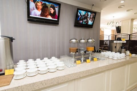 King Hotel Astana, Restaurant