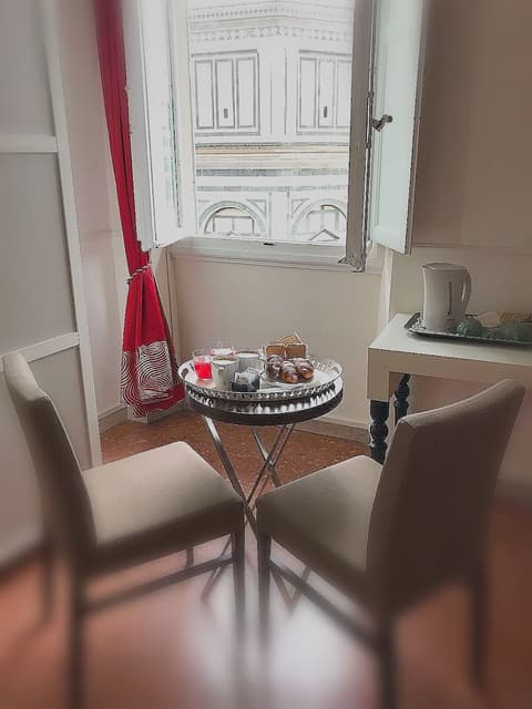 Duomo View B&B, Room service - dining