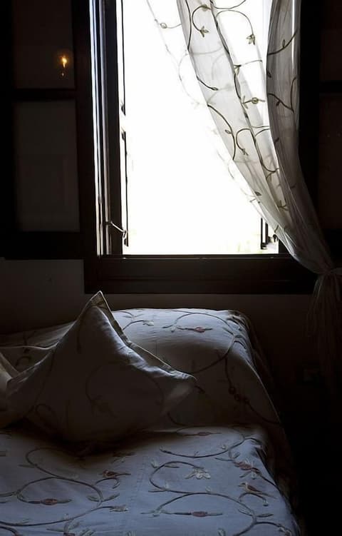 Spirit Of The Knights Boutique, Room