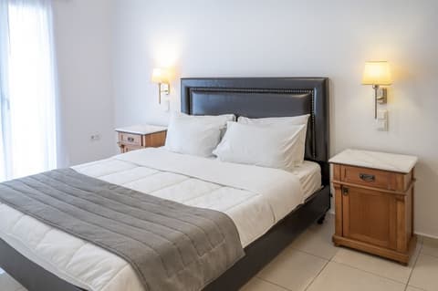 Smy Mediterranean White Santorini, Room