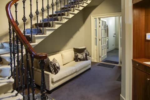 Clarendon Luxury Apartments, Lobby