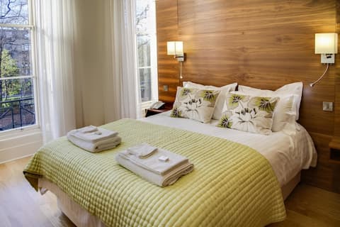 Clarendon Luxury Apartments, Room