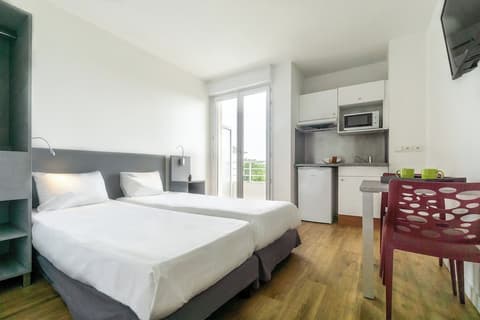 City Residence Chelles, Room