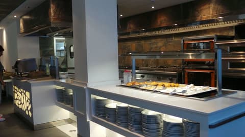 Hotel Sol & Sombra, Restaurant