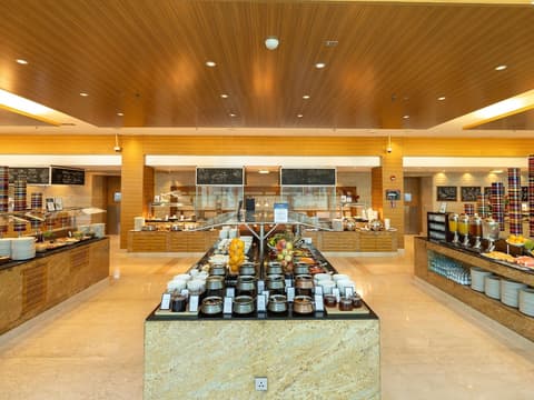 Hilton Doha, Breakfast area