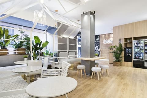 Hotel Acta Laumon, Lobby sitting area