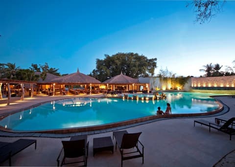 Bluewater Maribago Beach Resort, Outdoor pool