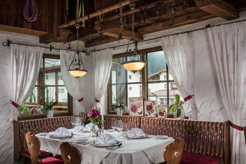 Hotel Höhlenstein, Restaurant